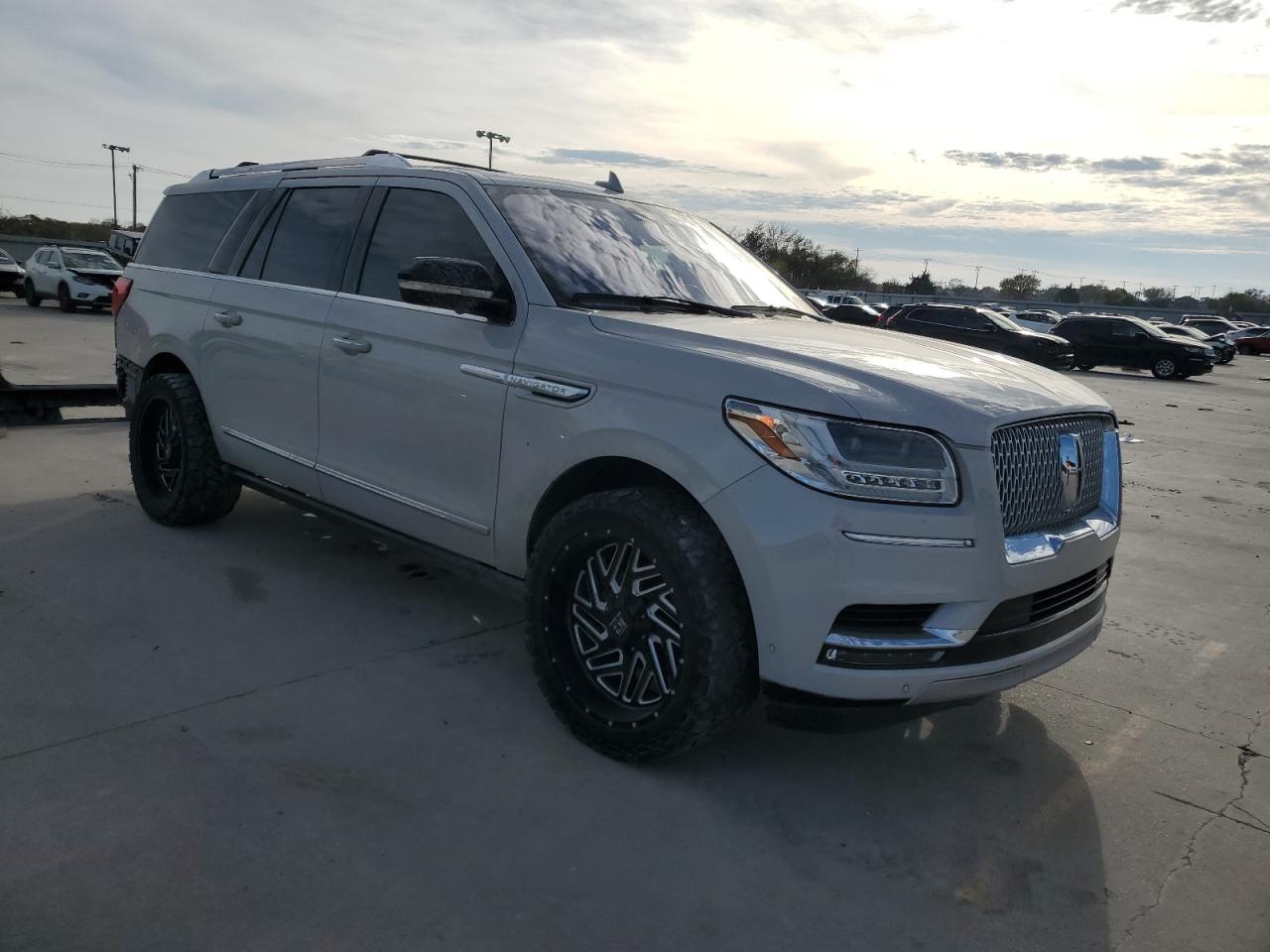 2020 Lincoln Navigator - Image 4