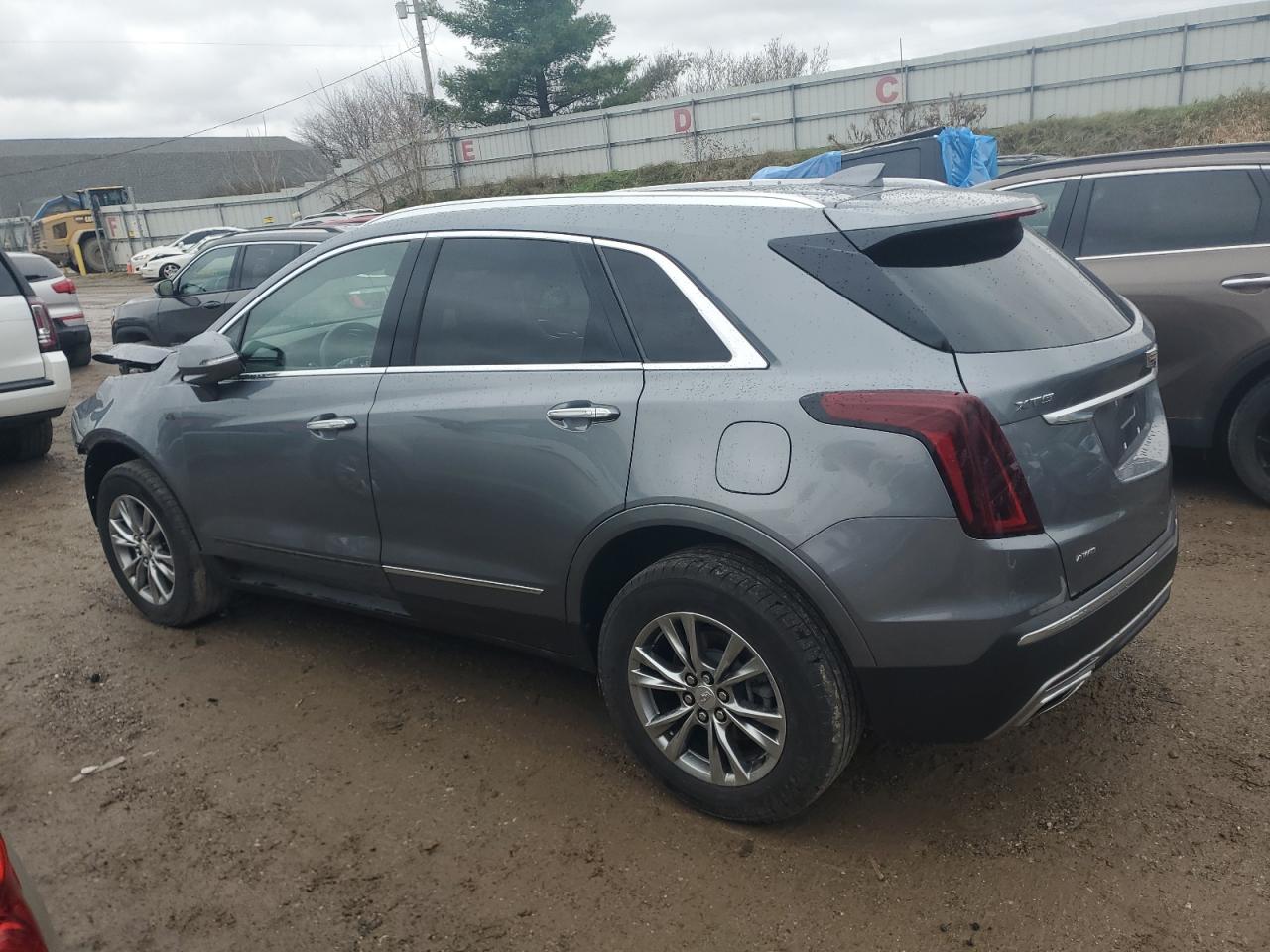 2021 Cadillac XT5 - Image 2