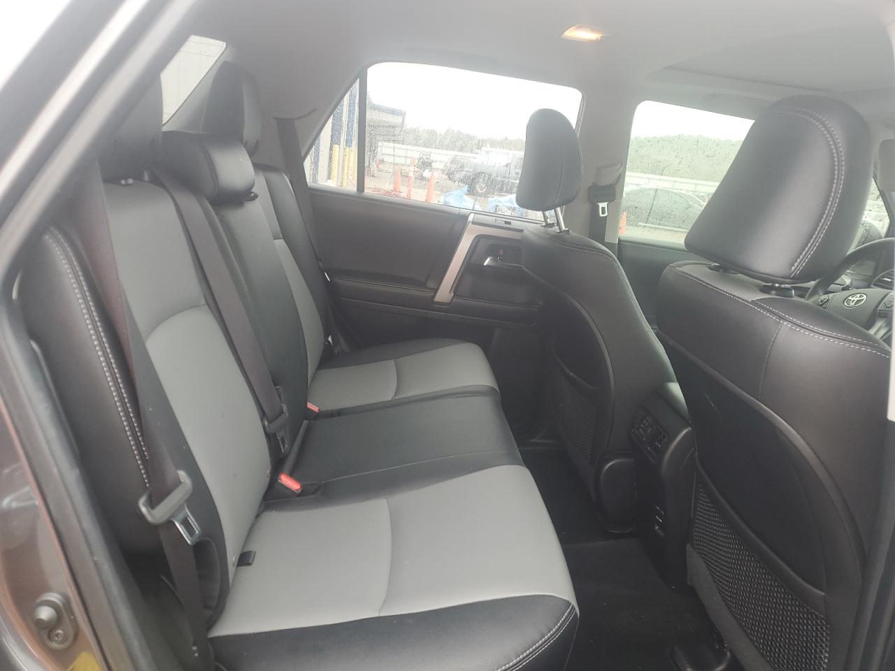 2018 Toyota 4Runner - Image 11