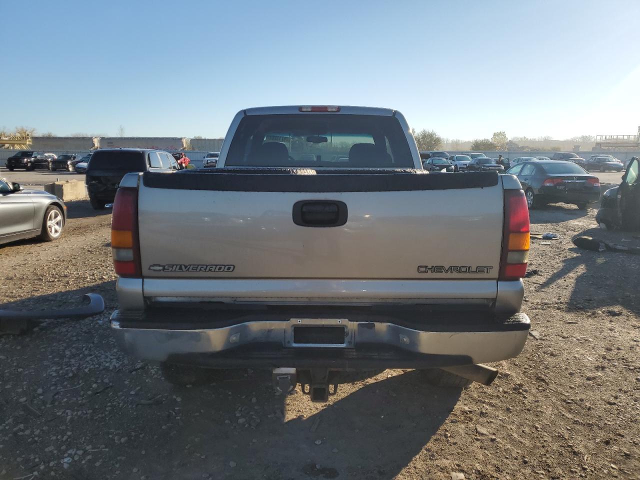 2001 Chevrolet Silverado K2500 Heavy Duty VIN: 1GCHK29U11E318132 Lot: 79713884