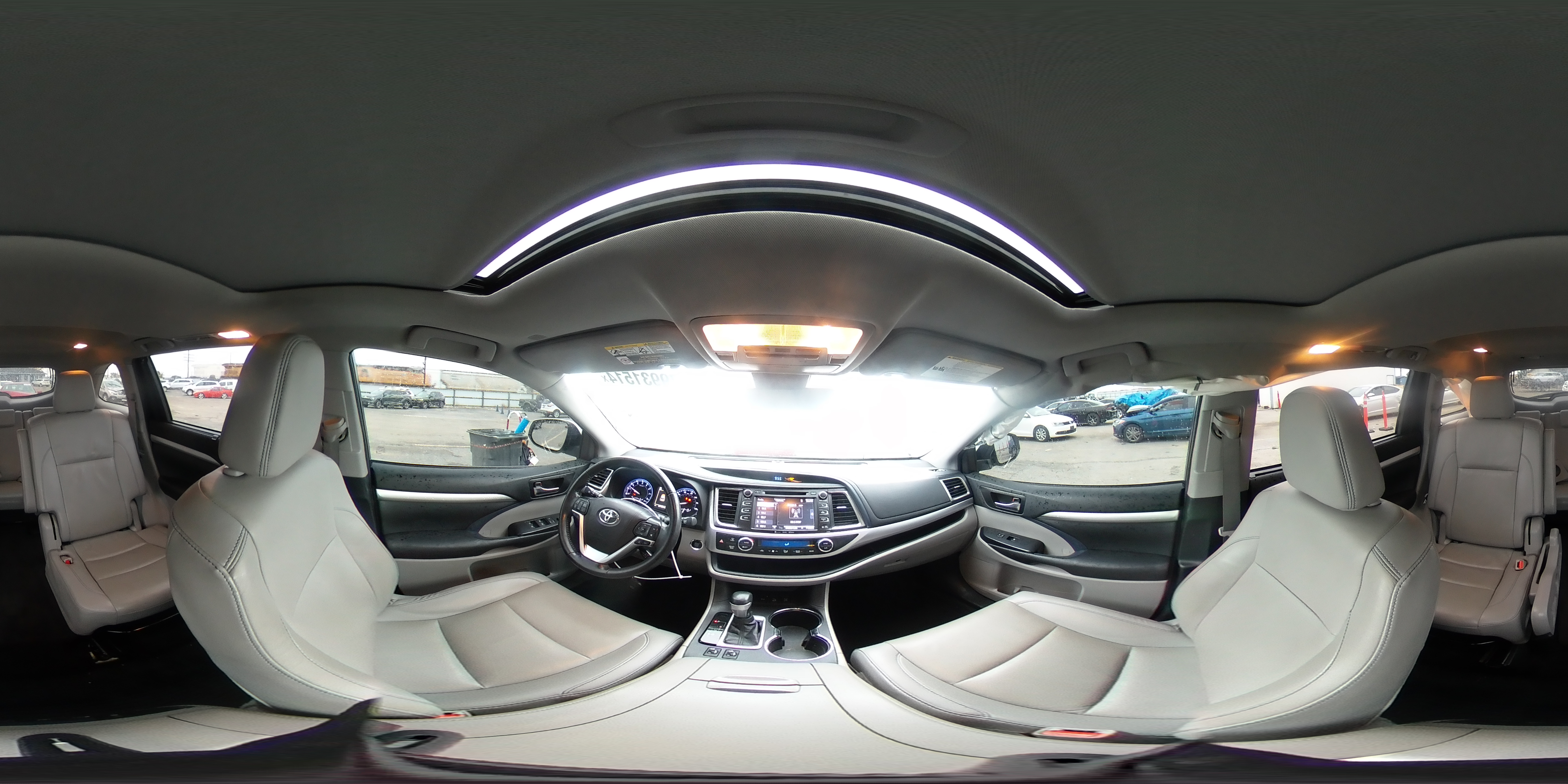 2019 Toyota Highlander - Image 13