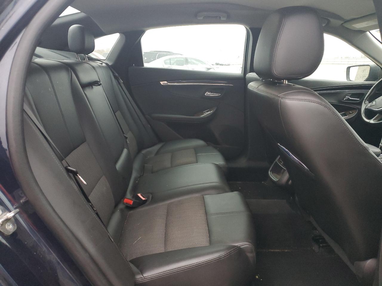 2015 Chevrolet Impala - Image 10
