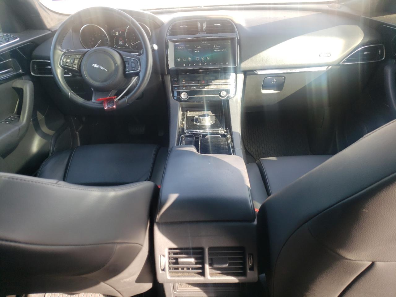 2020 Jaguar F-Pace - Image 8