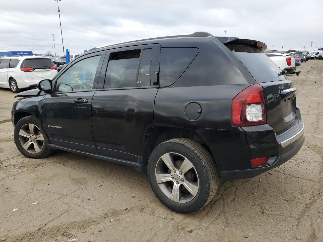 VIN 1C4NJCEA2GD806530 2016 JEEP COMPASS no.2