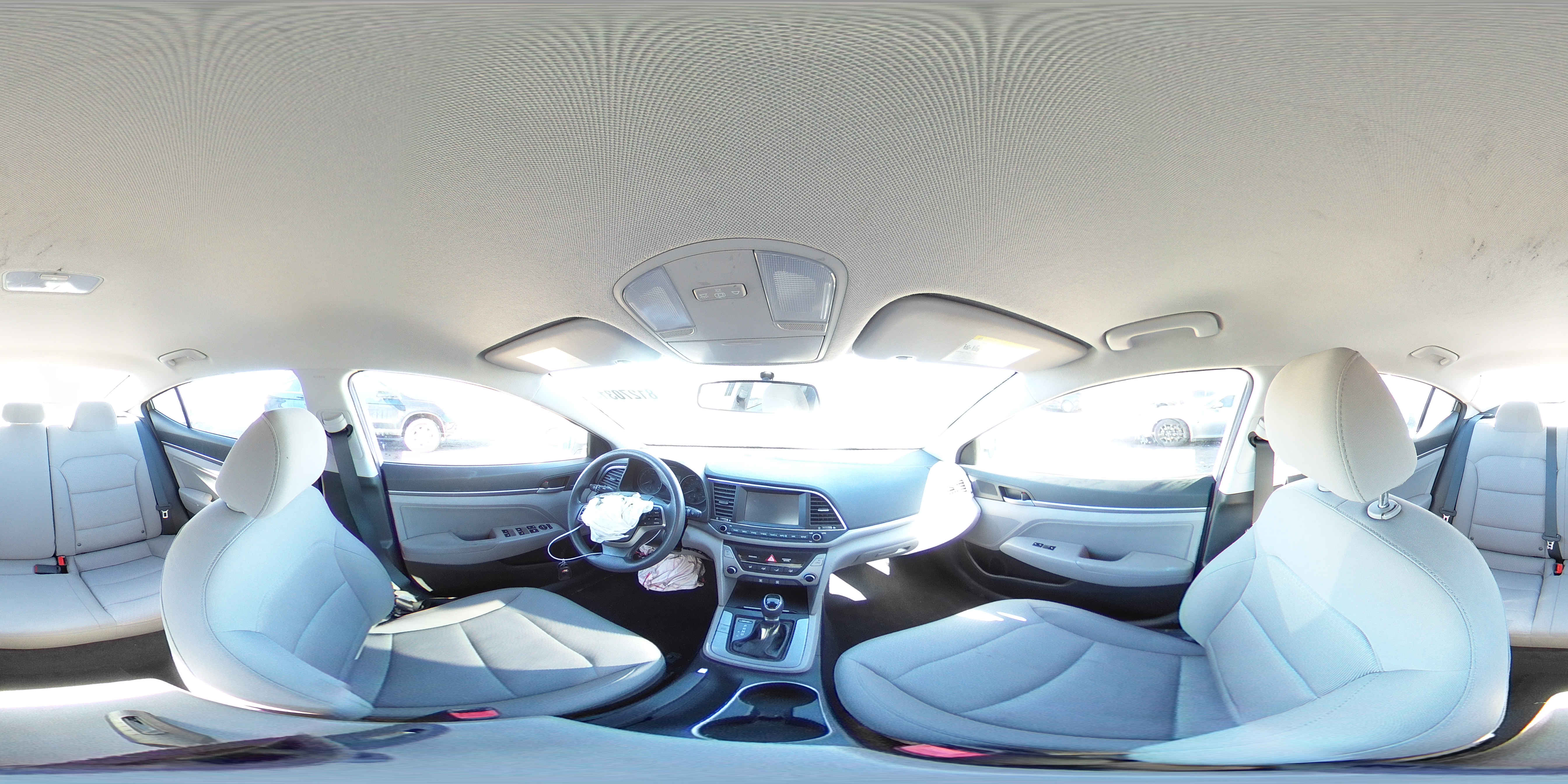 2018 Hyundai Elantra - Image 15