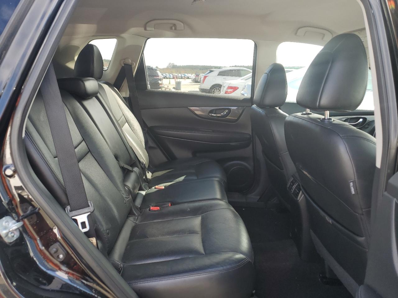 2015 Nissan Rogue - Image 12
