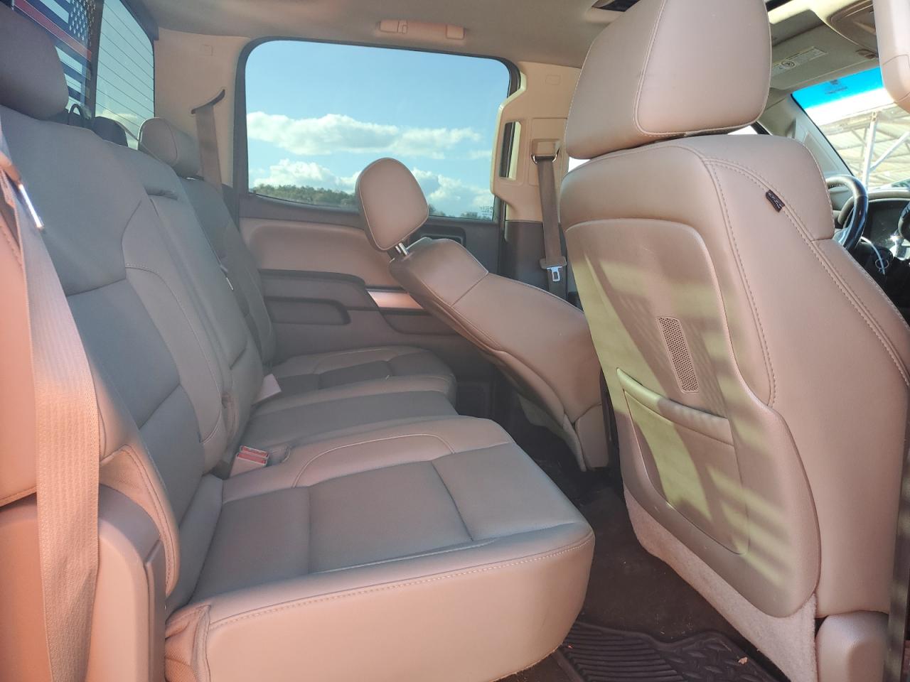 2015 Chevrolet Silverado - Image 10