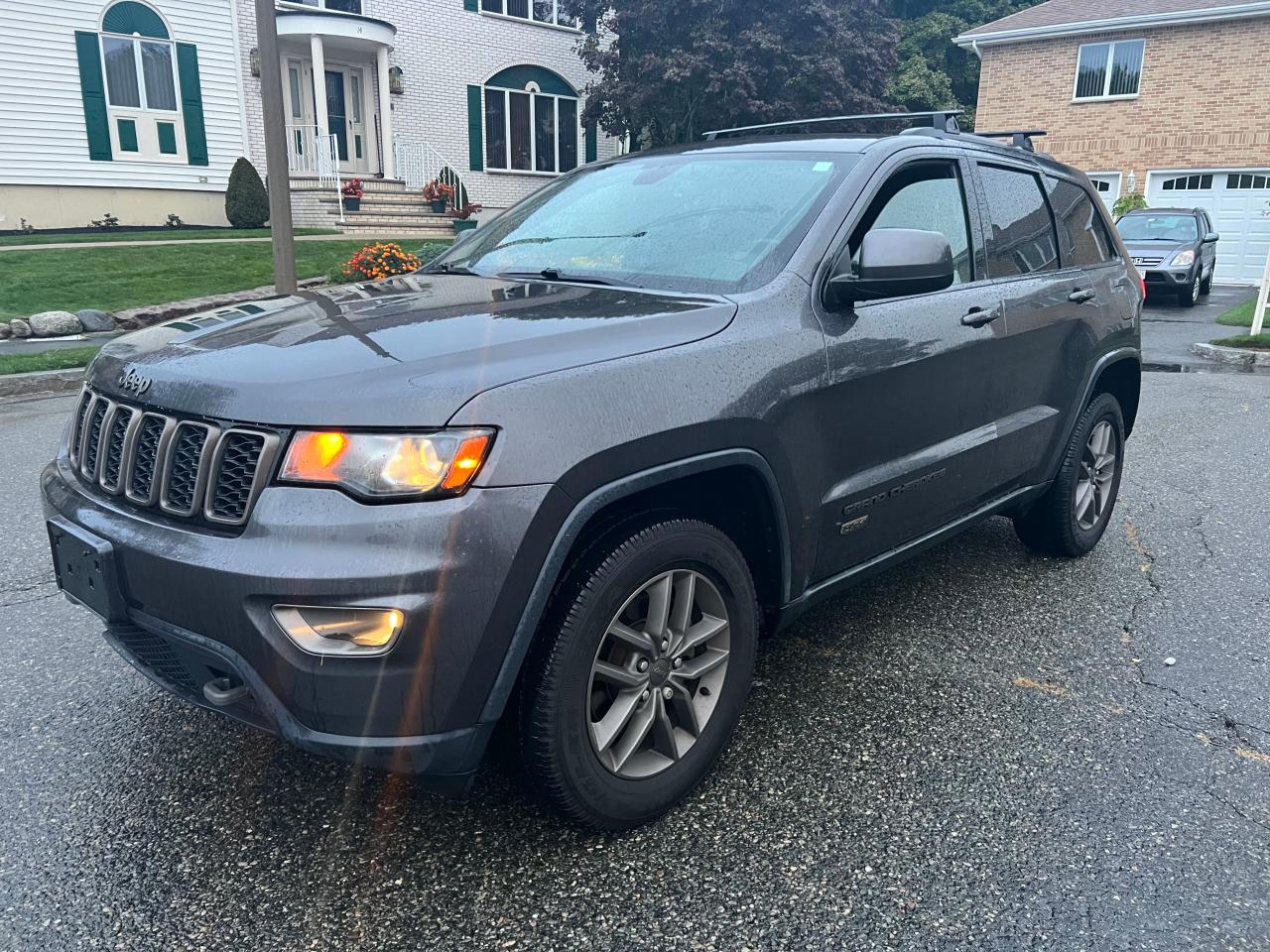 2016 Jeep Grand Cherokee - Image 2