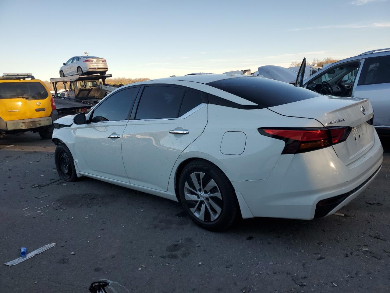 2019 Nissan Altima - Image 2
