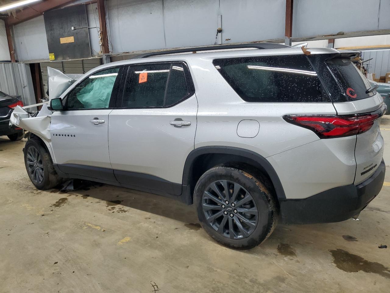 2022 Chevrolet Traverse - Image 2