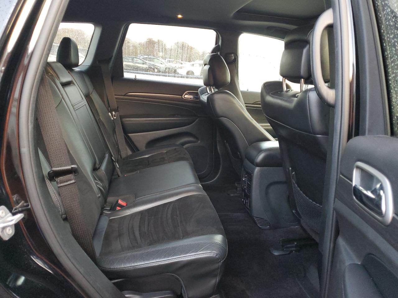2017 Jeep Grand Cherokee - Image 10