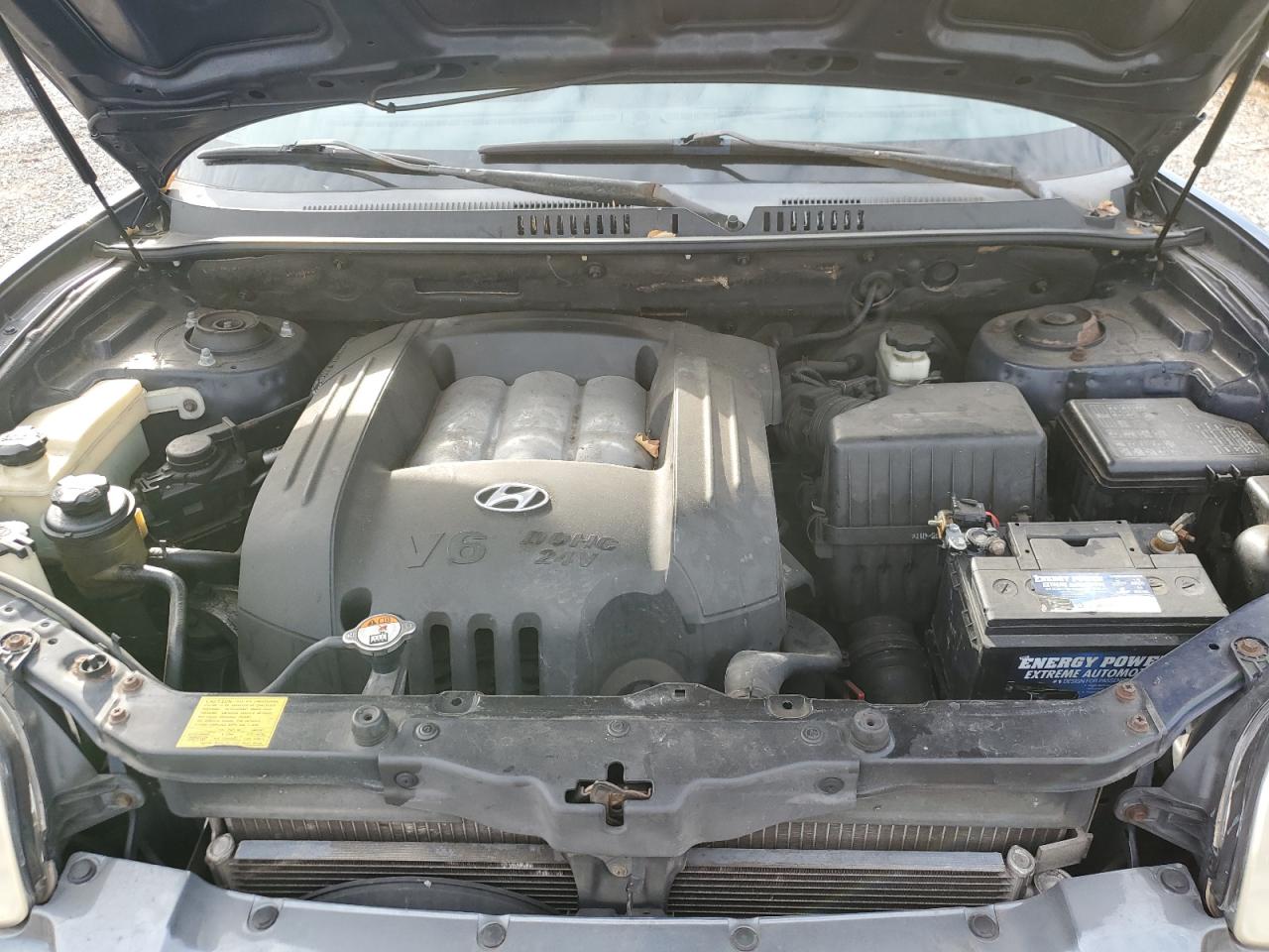 2004 Hyundai Santa Fe - Image 12