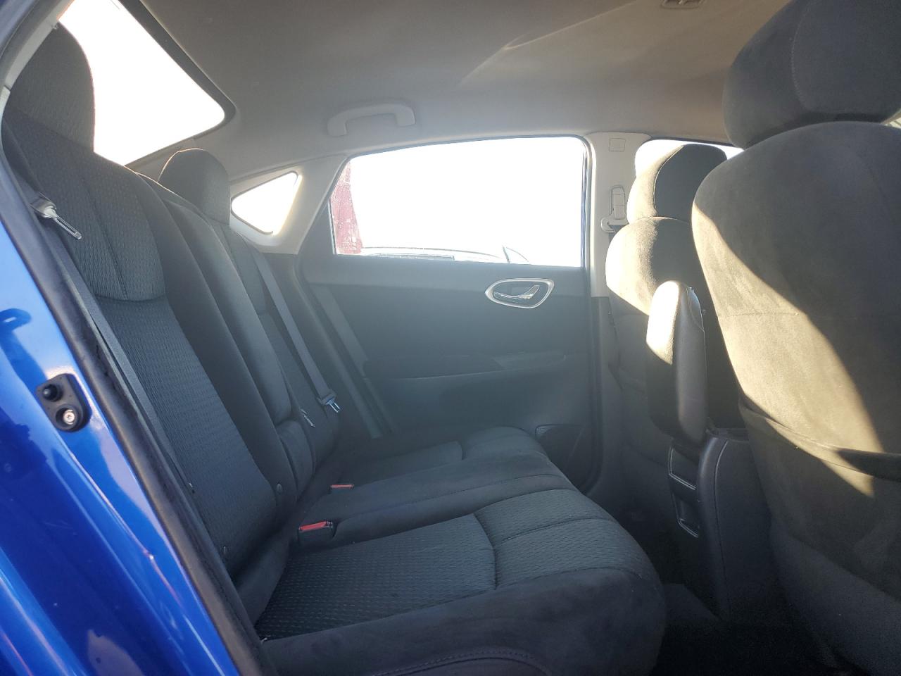 2015 Nissan Sentra - Image 10