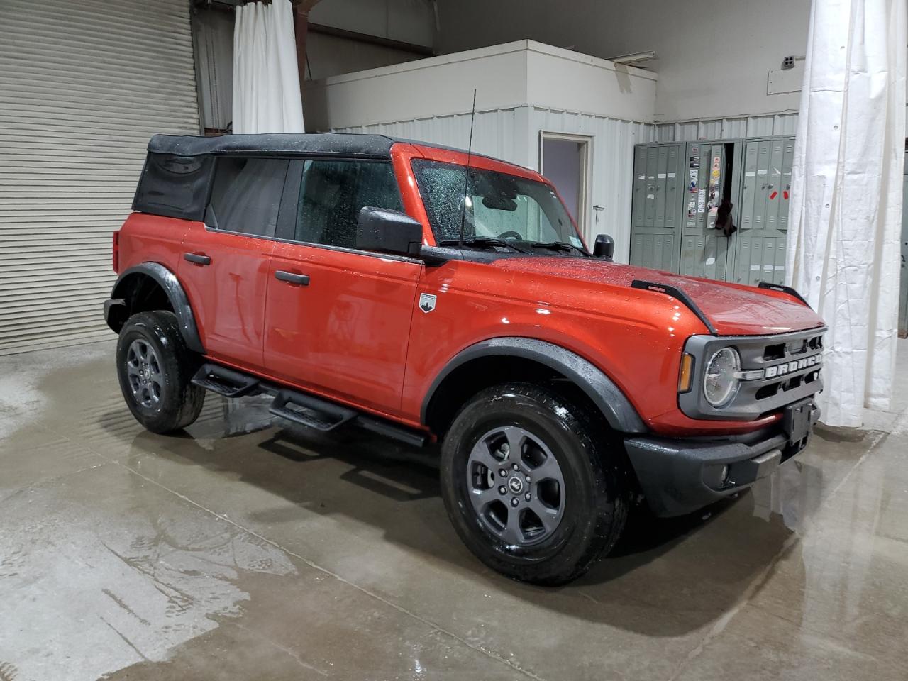 2023 Ford Bronco - Image 4