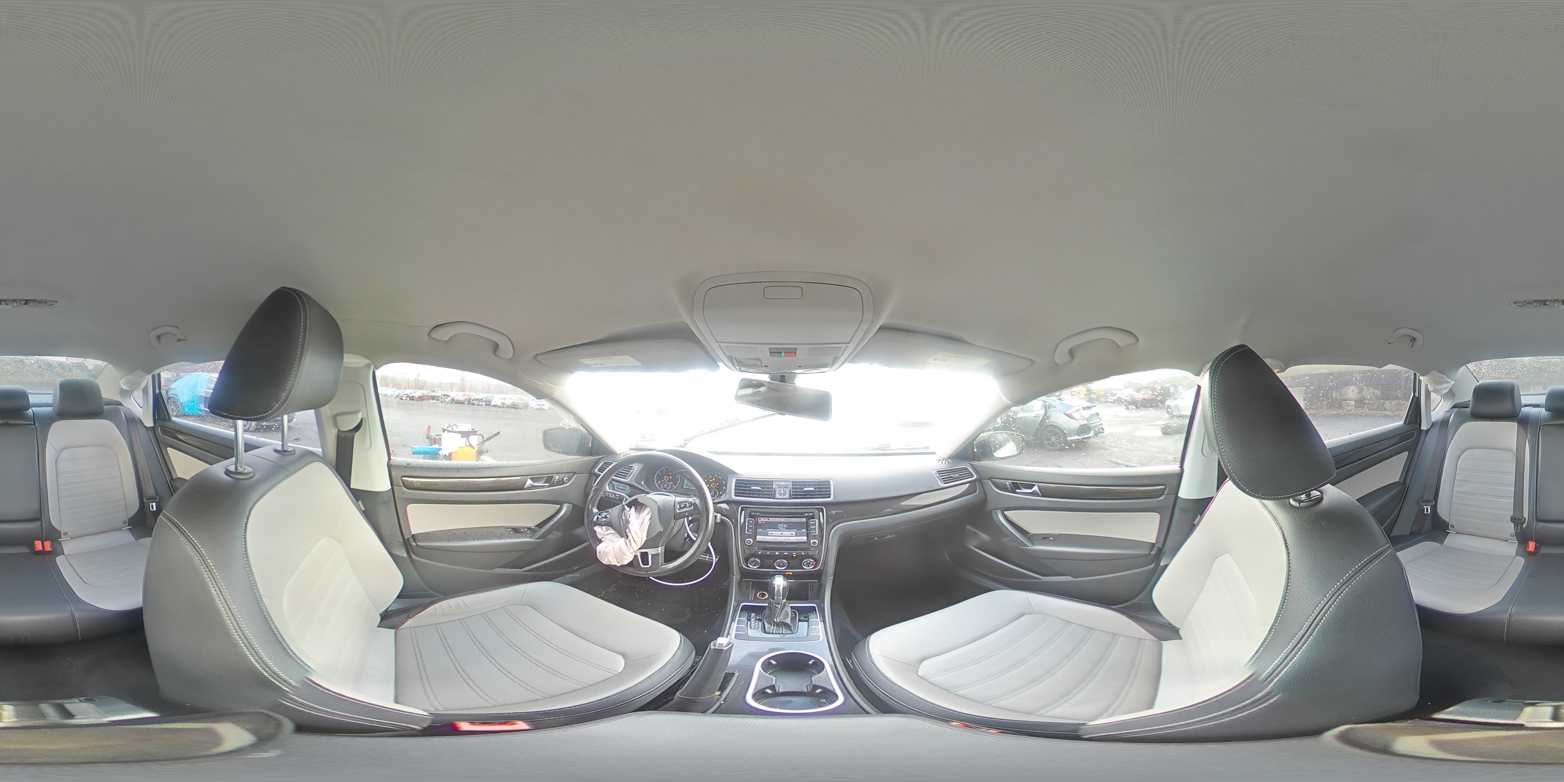 2015 Volkswagen Passat - Image 13