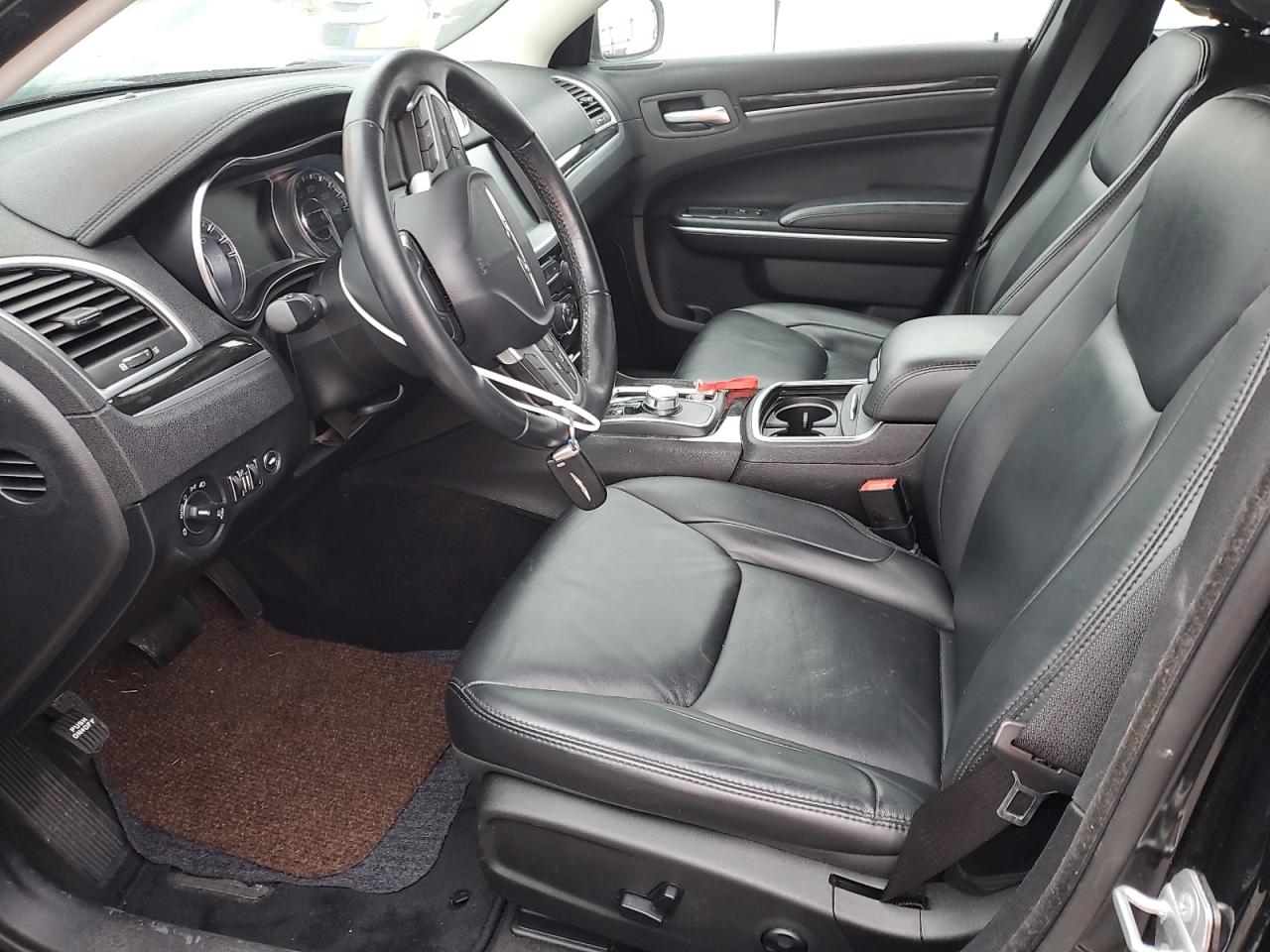 2015 Chrysler 300 - Image 7