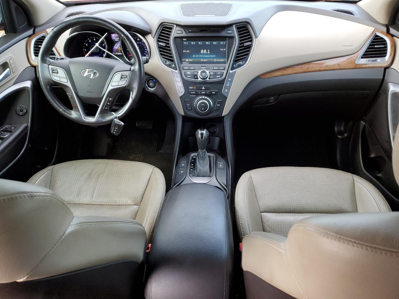 2014 Hyundai Santa Fe - Image 8