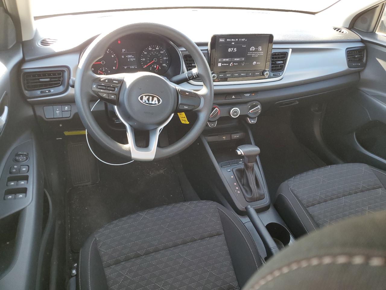 2021 Kia Rio - Image 8