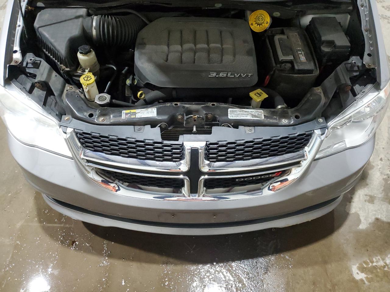2014 Dodge Caravan - Image 12