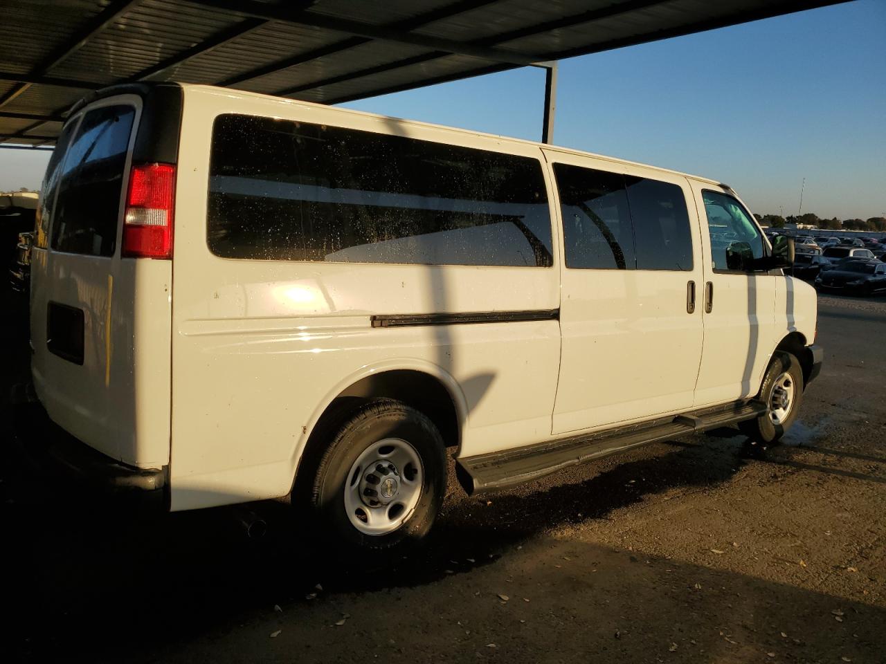 VIN 1GAZGNFP2P1259686 2023 CHEVROLET EXPRESS no.3