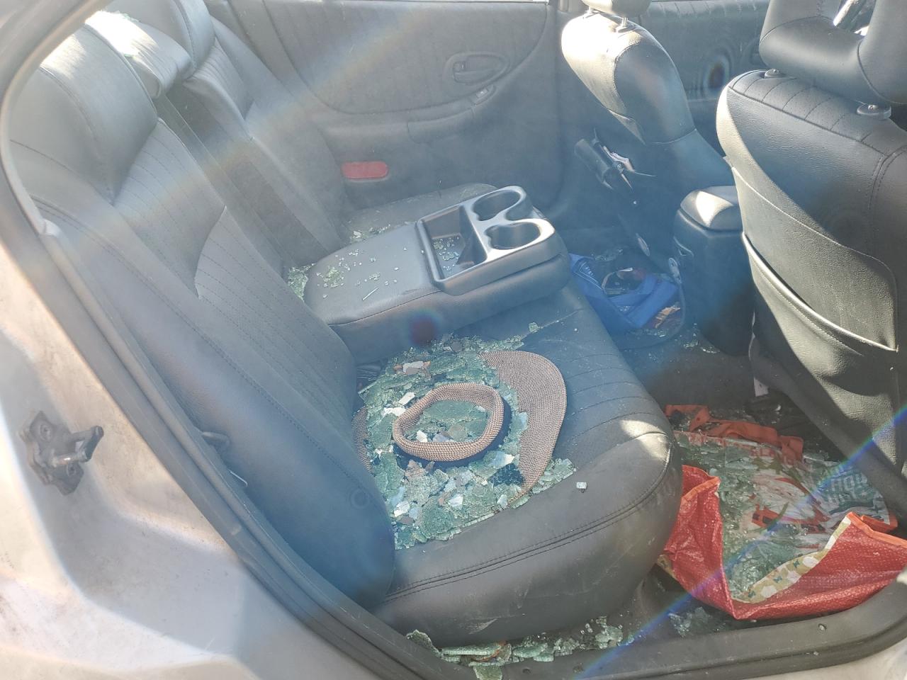 2000 Pontiac Grand Prix - Image 11