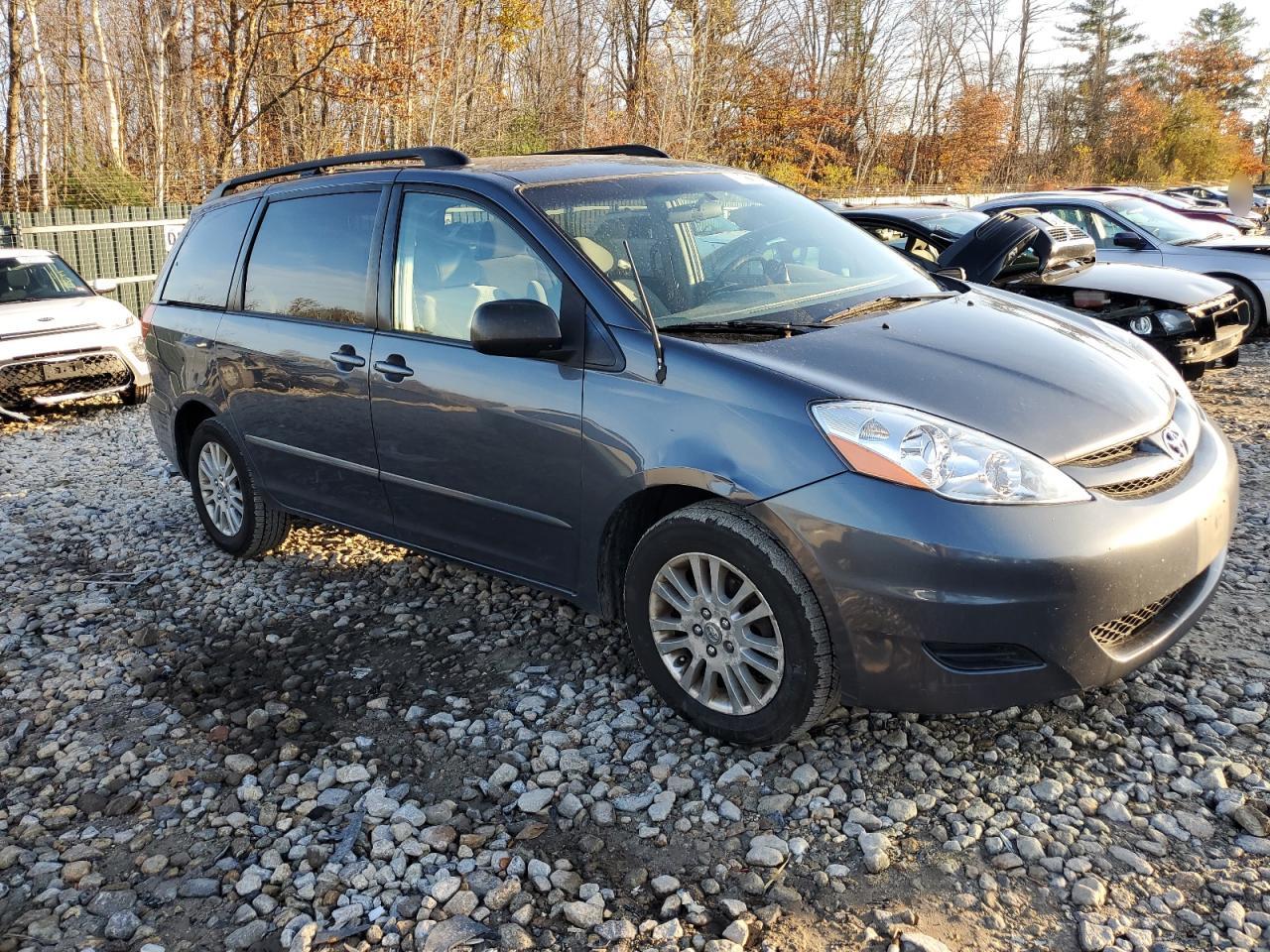 2007 Toyota Sienna - Image 4