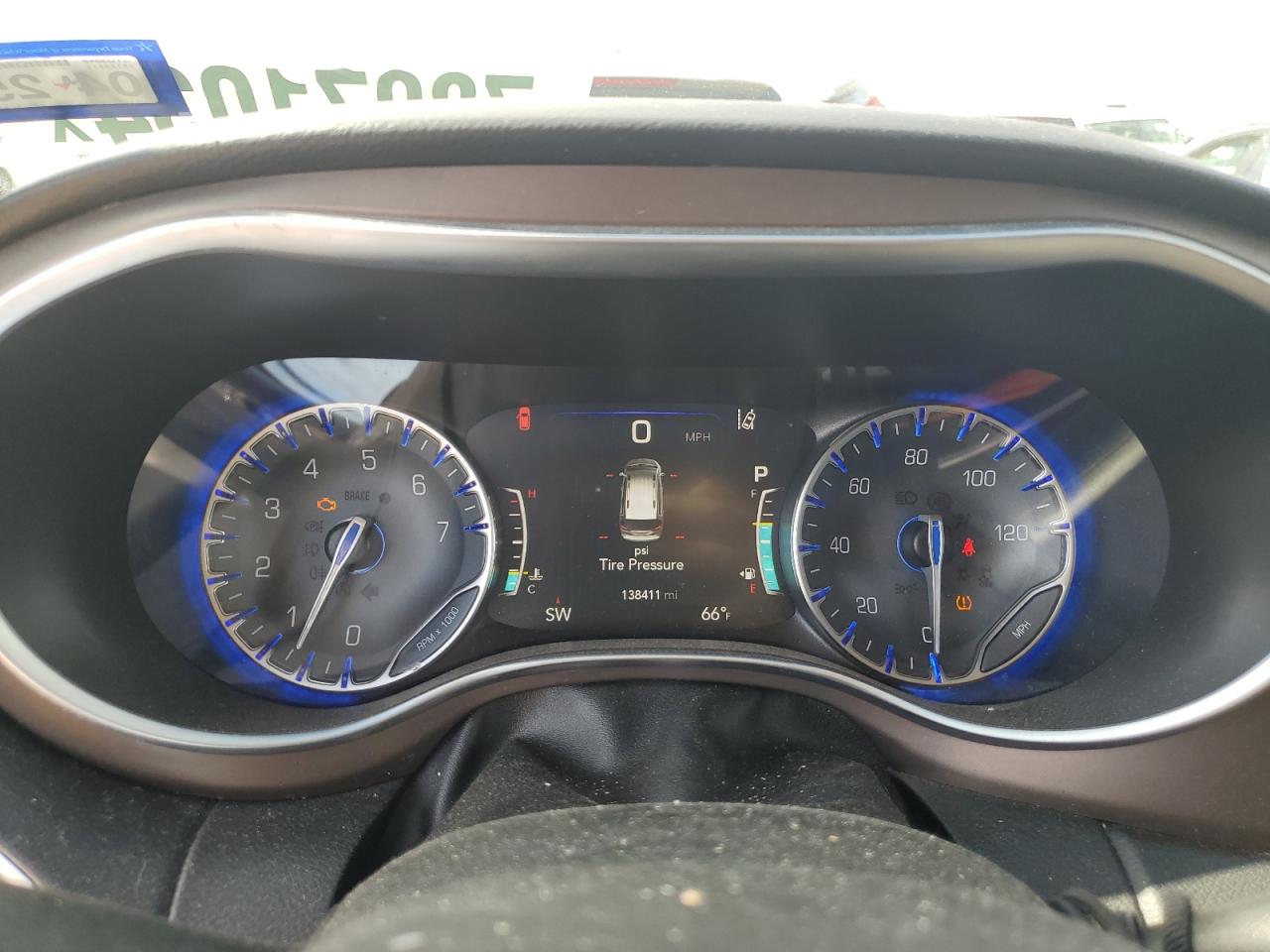 2017 Chrysler Pacifica - Image 9
