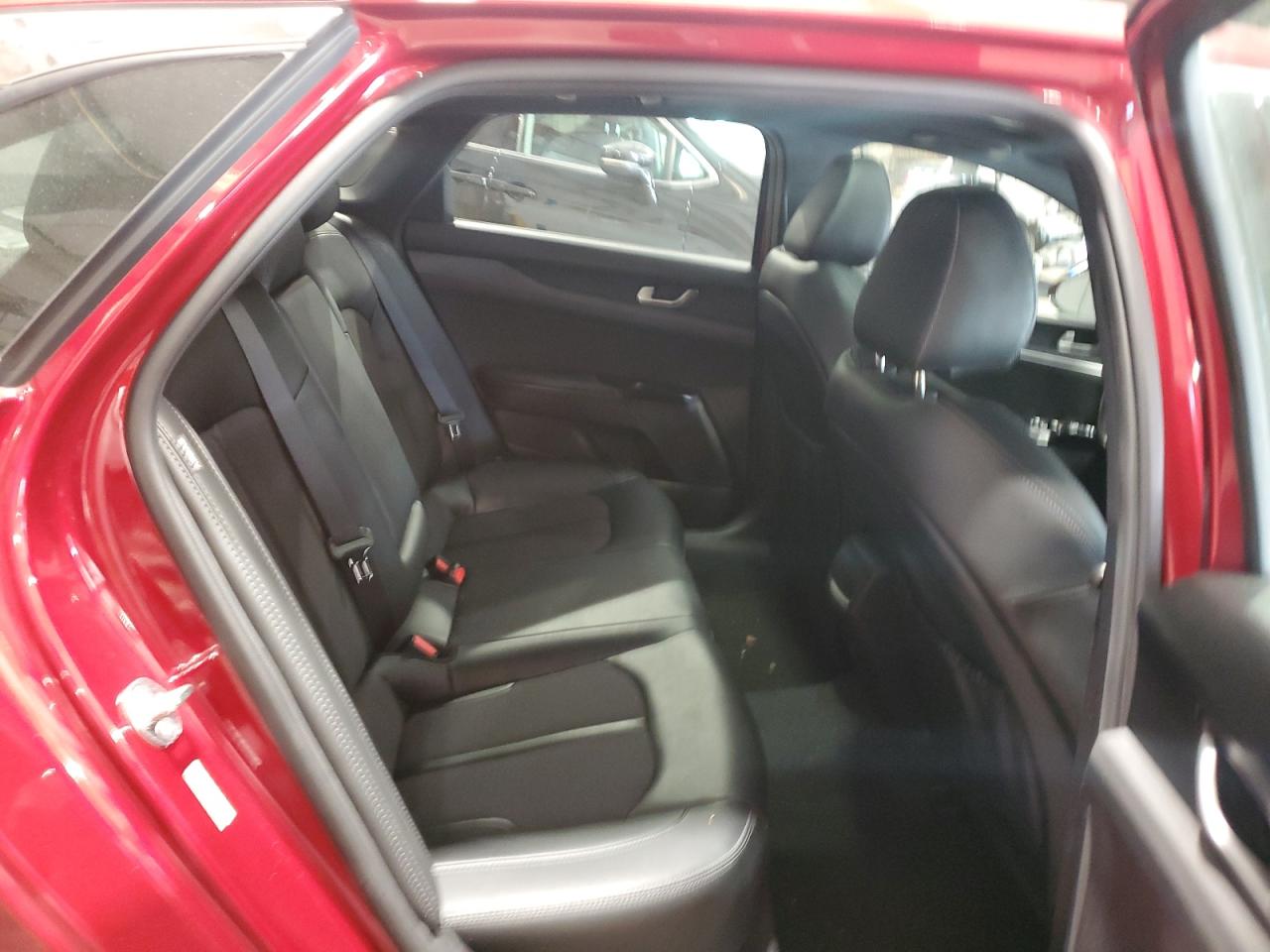 2021 Kia K5 - Image 10