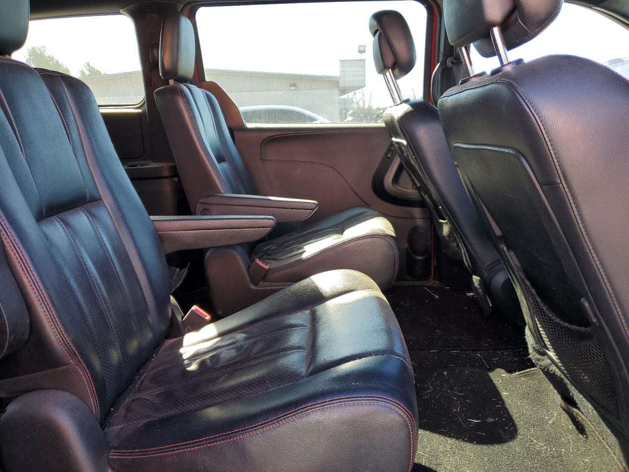 2012 Dodge Caravan - Image 11