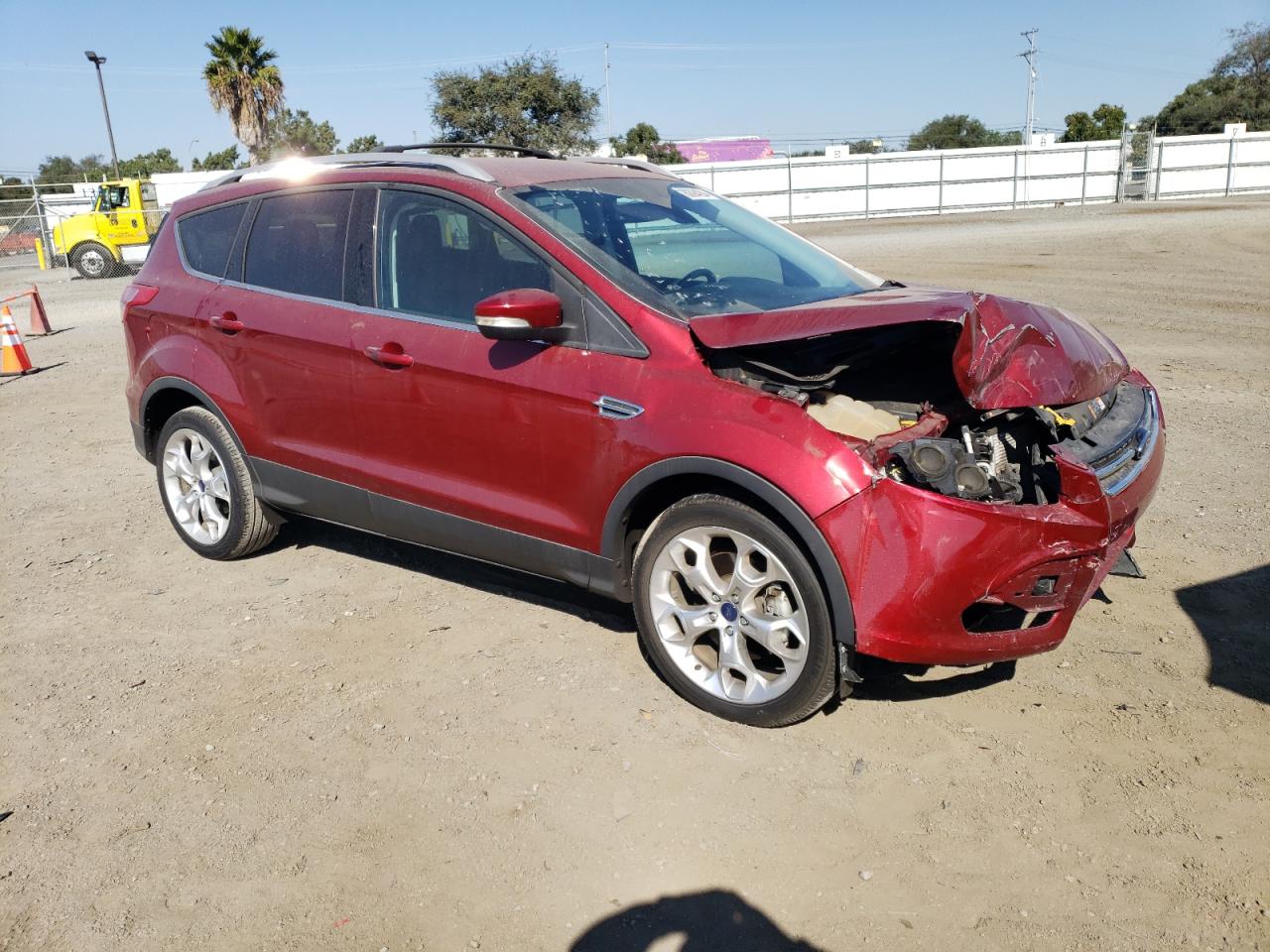 VIN 1FMCU0J95DUC46177 2013 FORD ESCAPE no.4