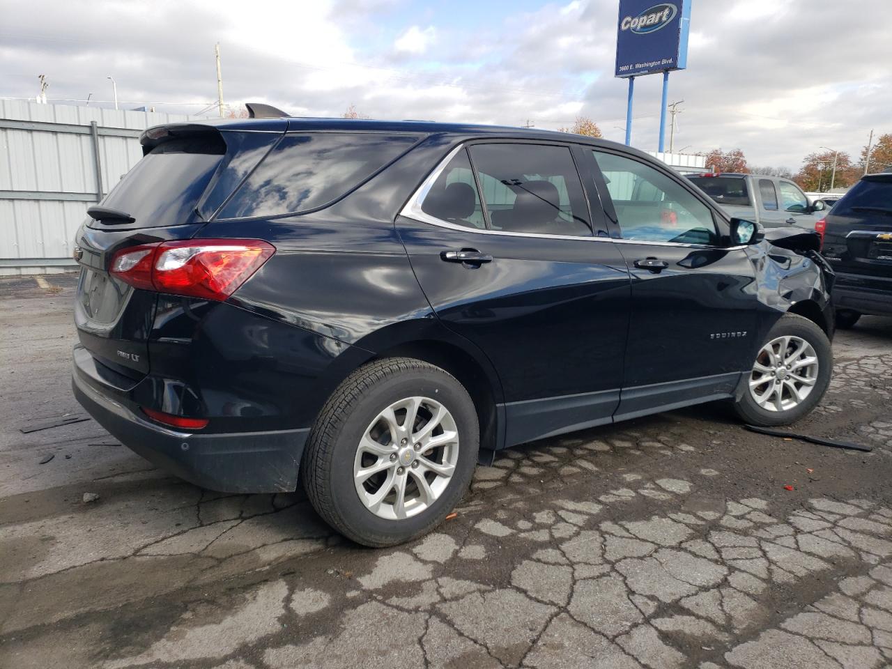 VIN 2GNAXSEV4J6153092 2018 CHEVROLET EQUINOX no.3