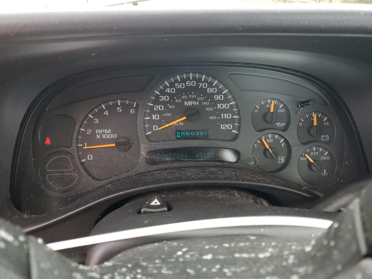 2004 Chevrolet Silverado - Image 9