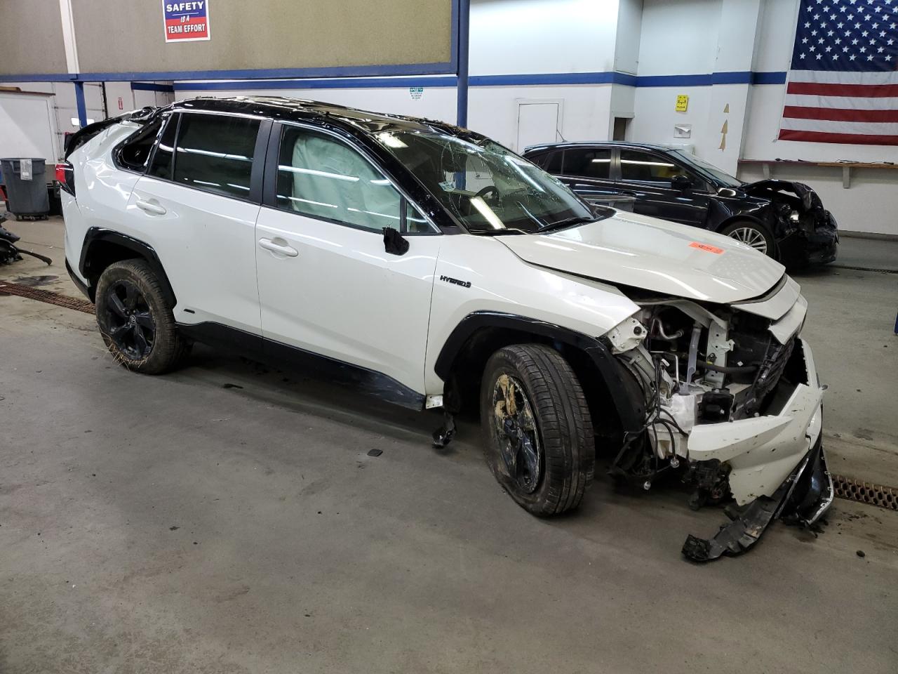 2021 Toyota RAV 4 - Image 4