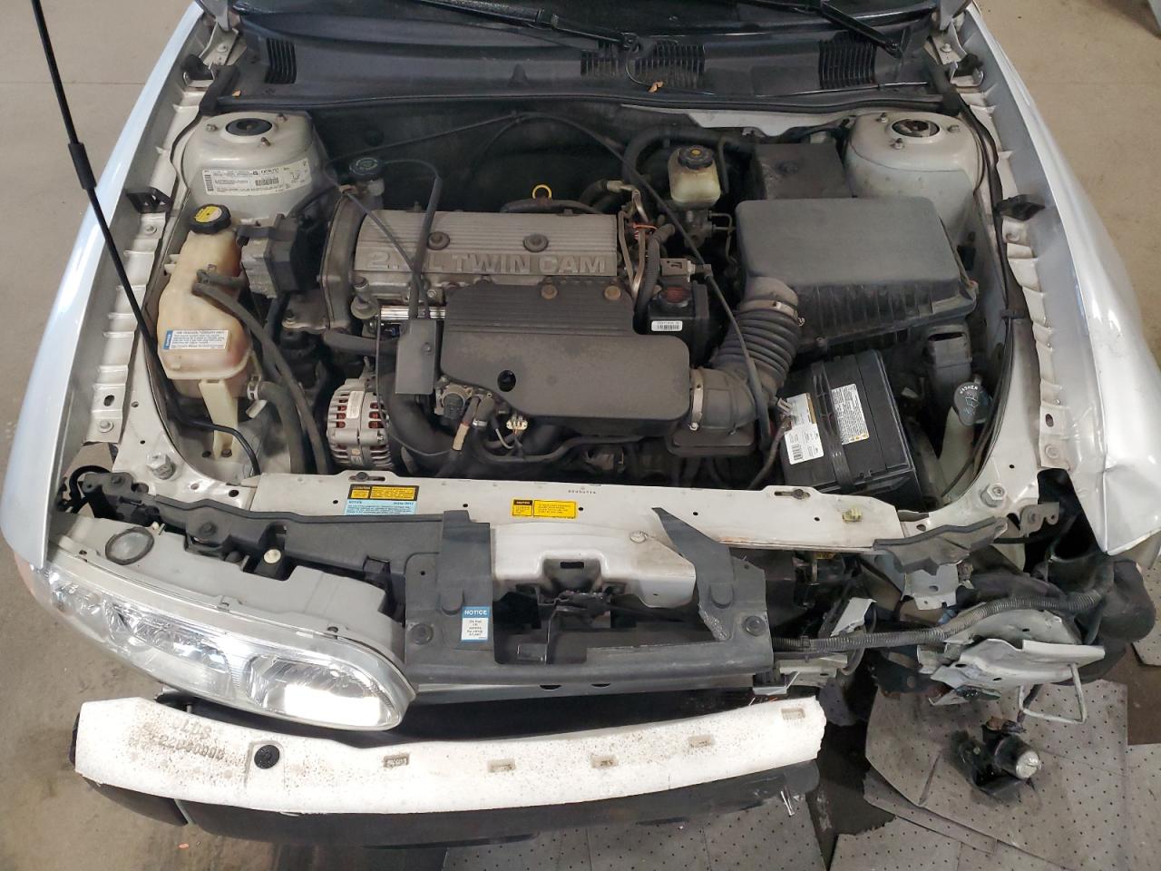 2001 Oldsmobile Alero - Image 12