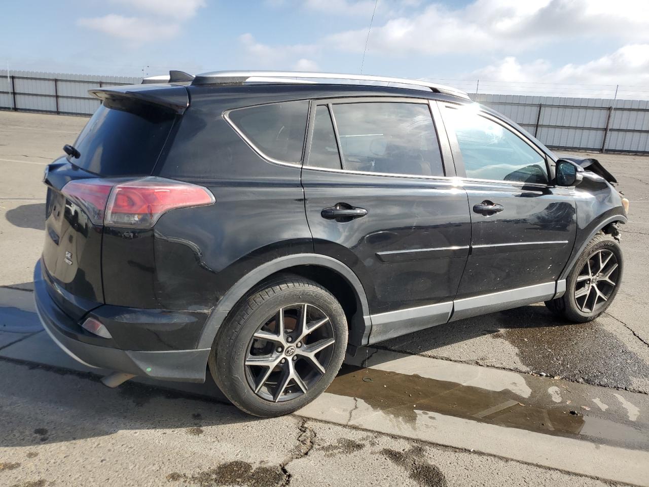 2016 Toyota RAV 4 - Image 3