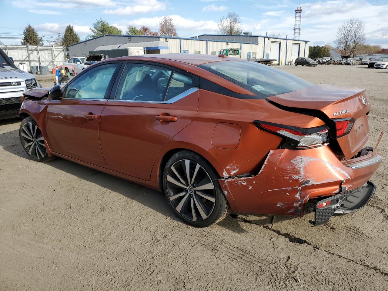 2019 Nissan Altima - Image 2