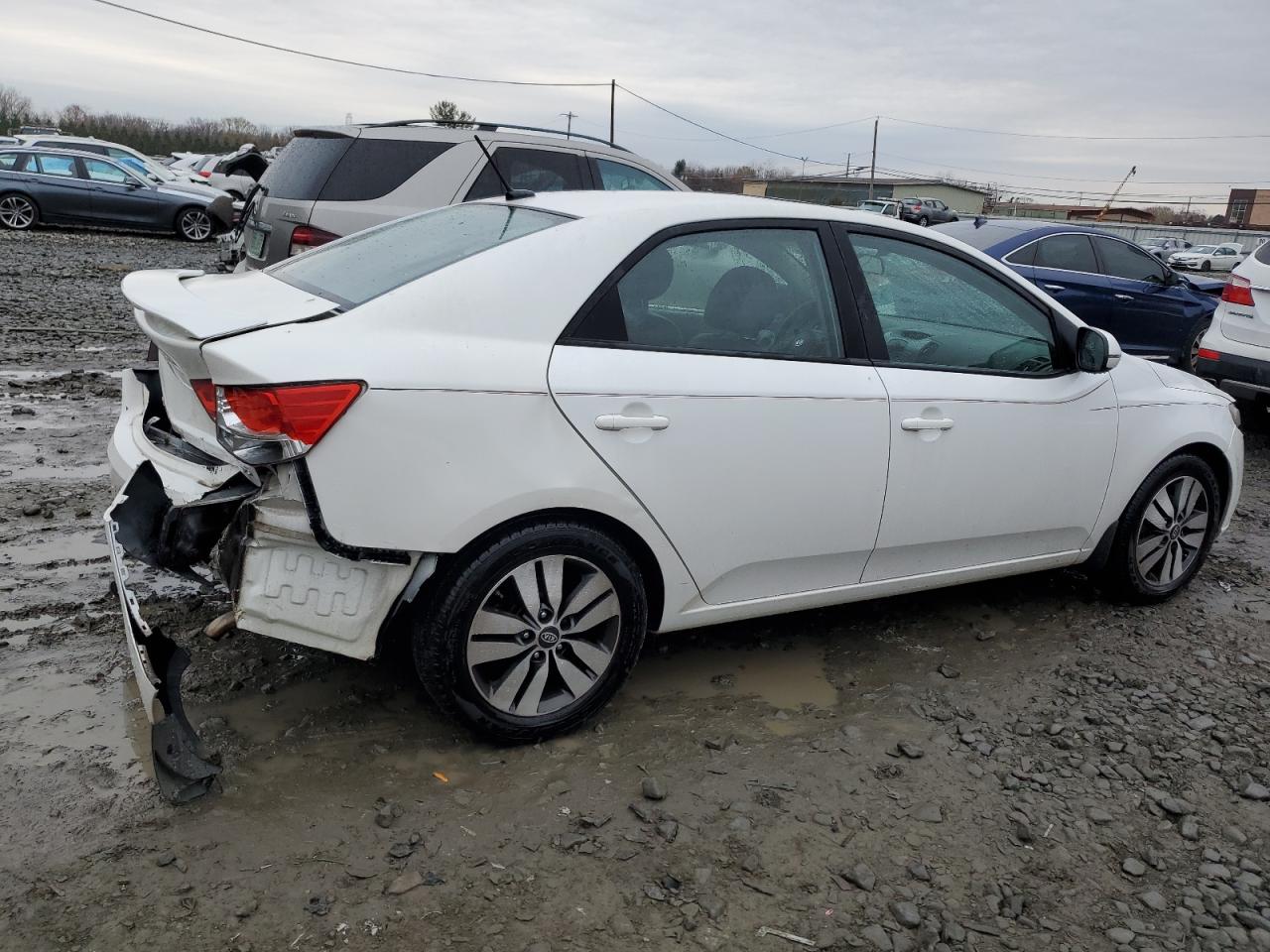 VIN KNAFU4A25D5678898 2013 KIA FORTE no.3