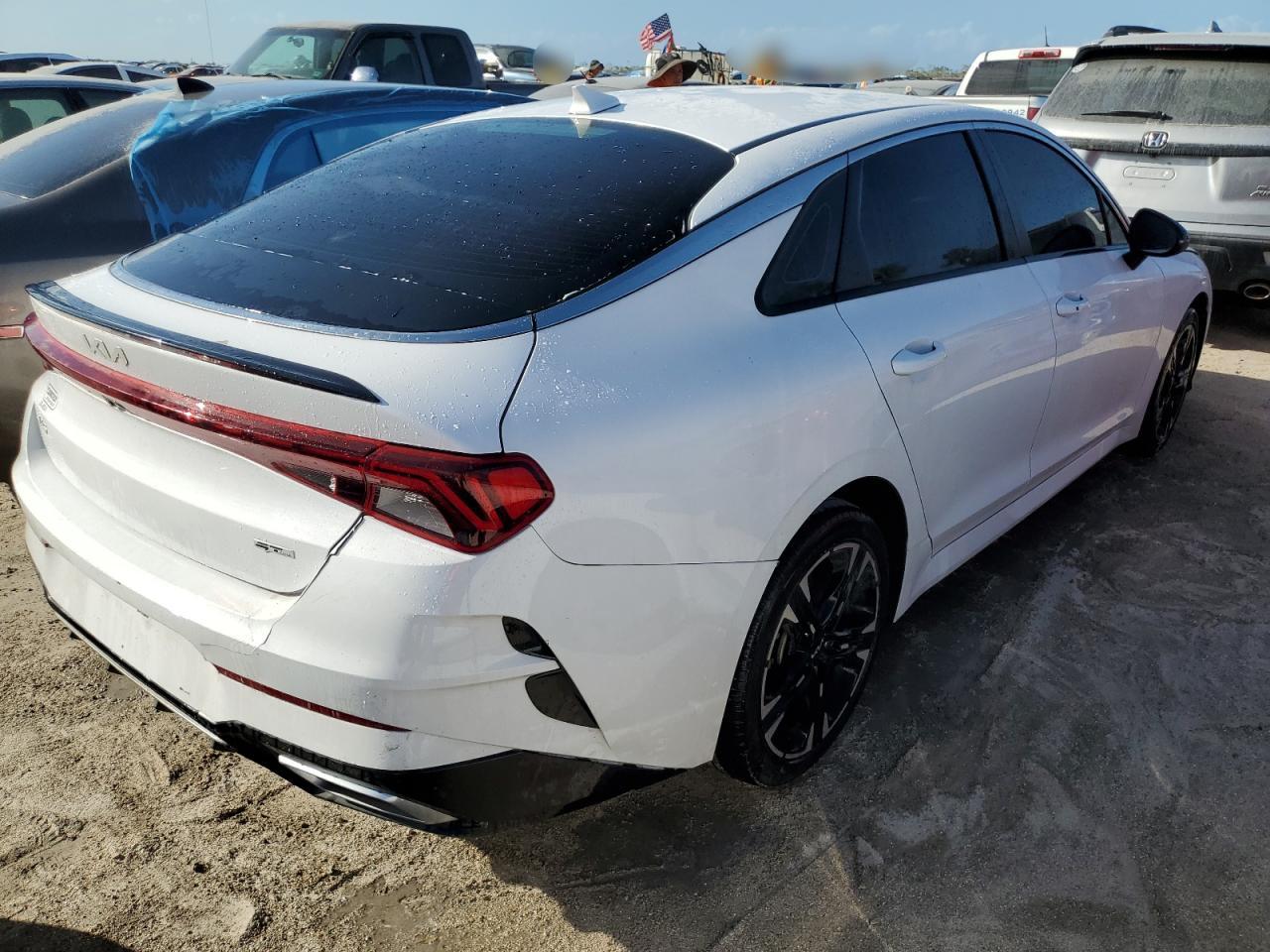 2023 Kia K5 - Image 3