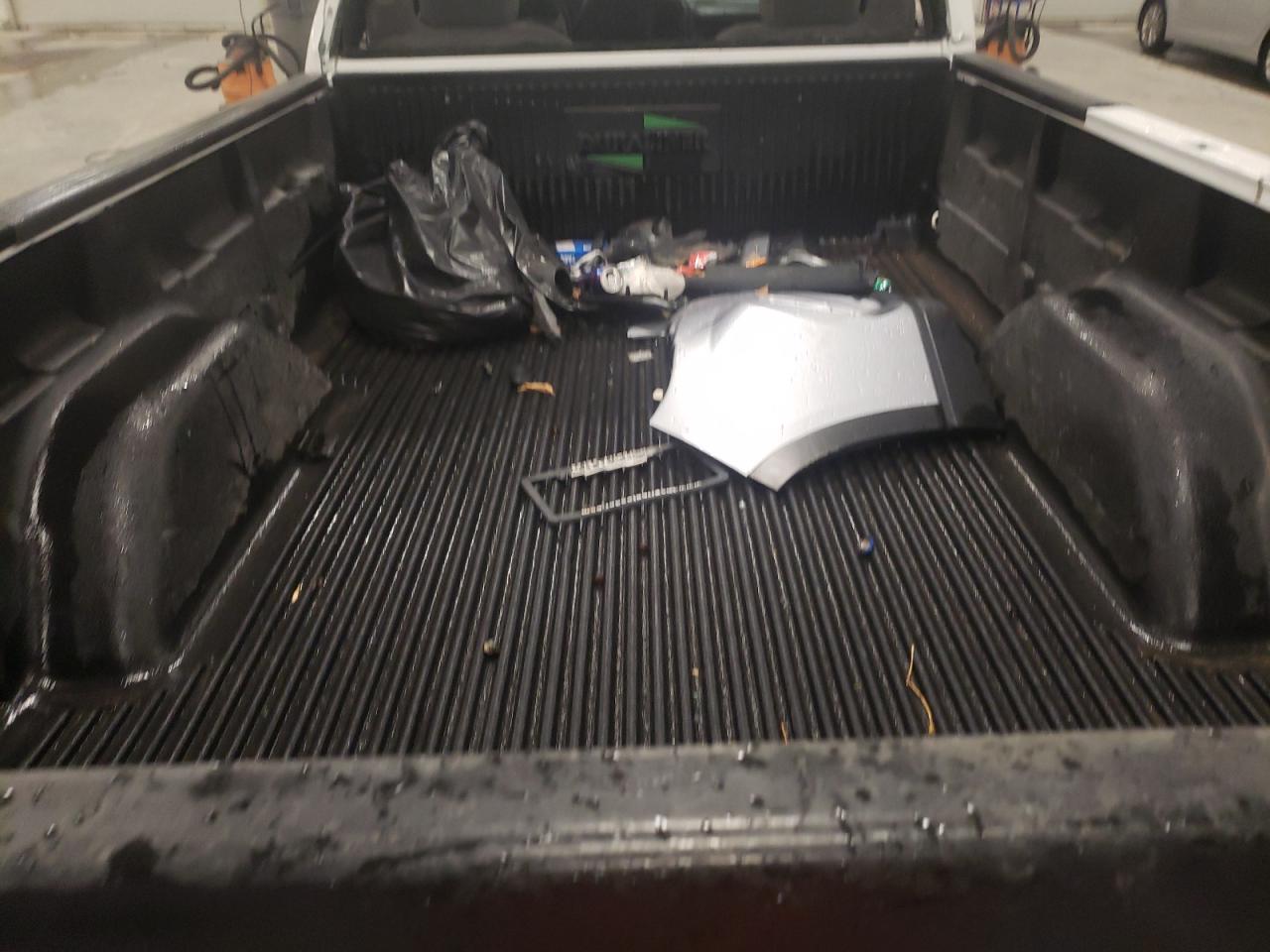 2006 Chevrolet Silverado - Image 11