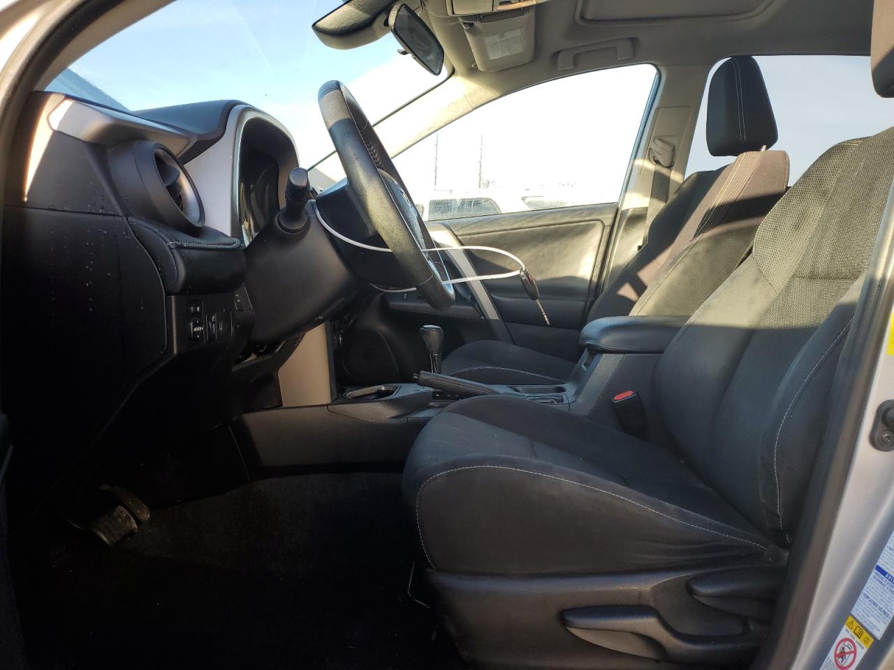 2018 Toyota RAV 4 - Image 7