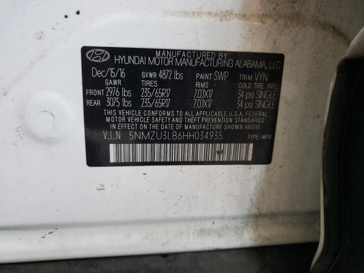 2017 Hyundai Santa Fe - Image 16