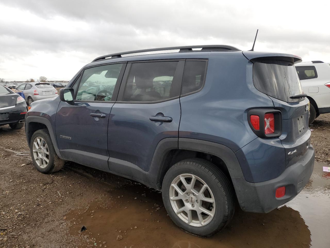 VIN ZACNJDB10NPN72913 2022 JEEP RENEGADE no.2