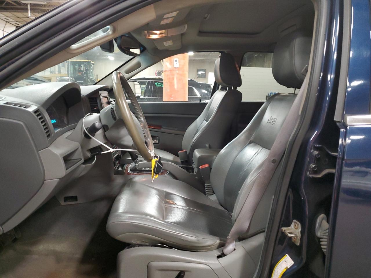 2006 Jeep Grand Cherokee - Image 7