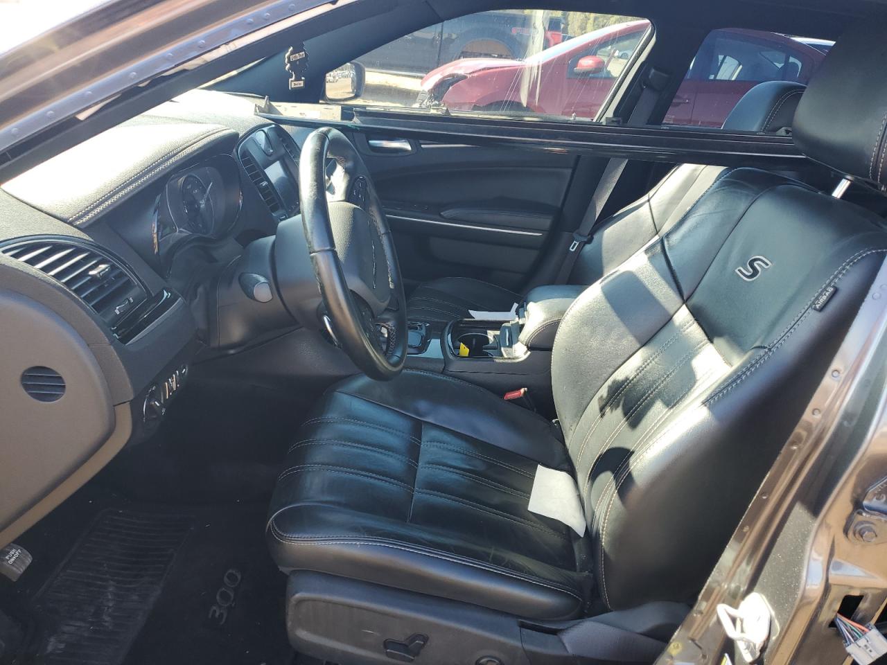 2017 Chrysler 300 - Image 7
