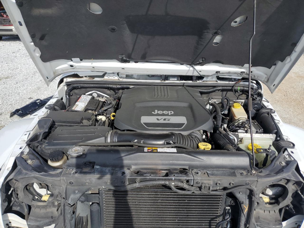 2014 Jeep Wrangler - Image 12