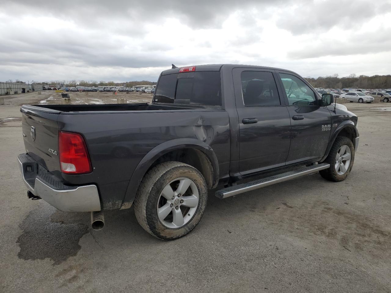 2016 RAM 1500 - Image 3
