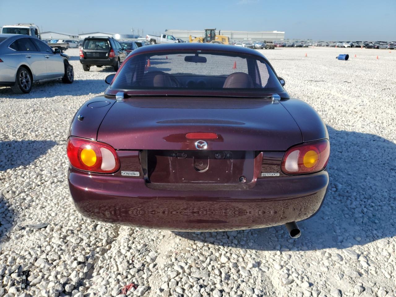 2000 Mazda Mx-5 Miata Base VIN: JM1NB353XY0148964 Lot: 73547654