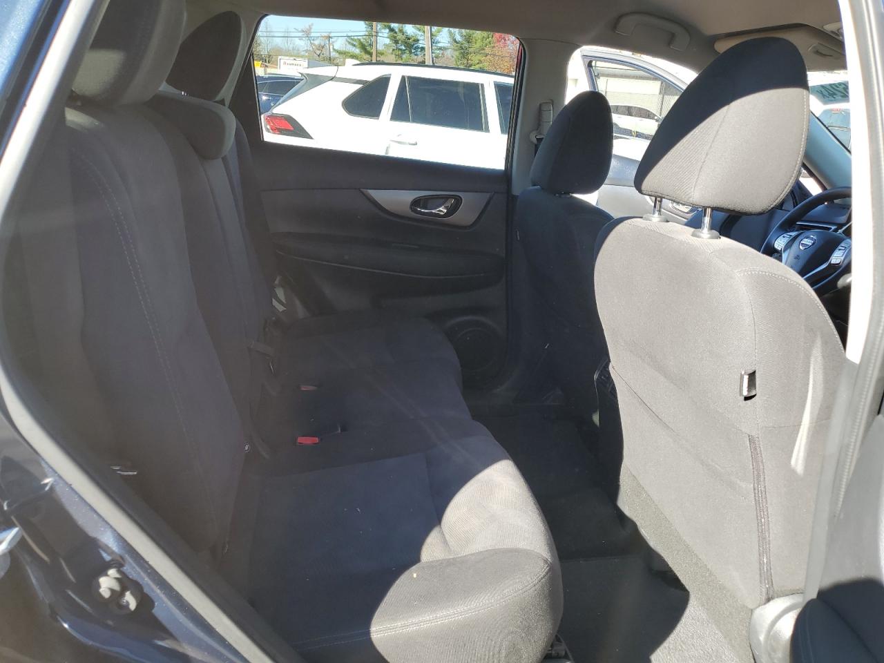 2016 Nissan Rogue - Image 11