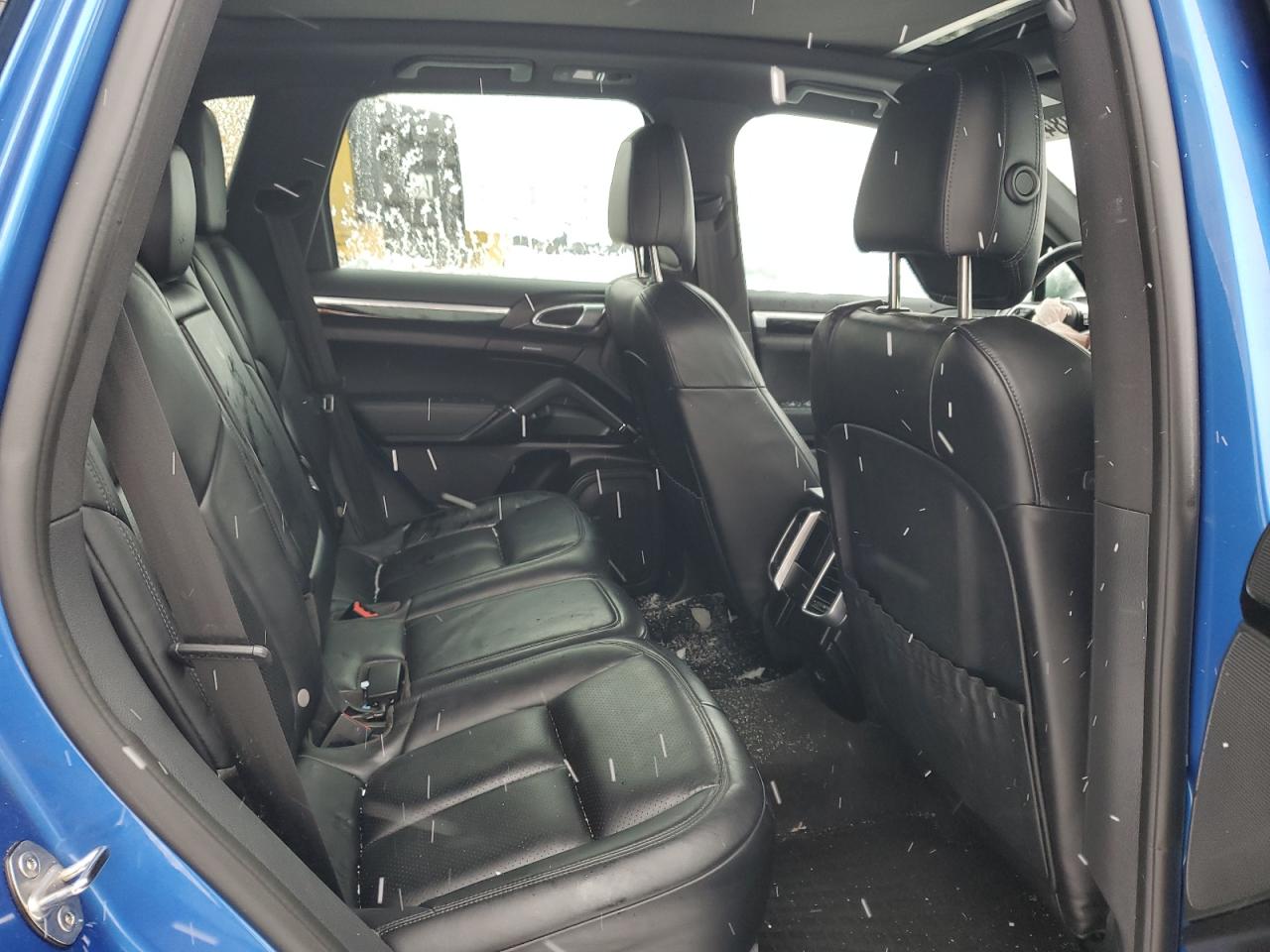 2017 Porsche Cayenne - Image 12