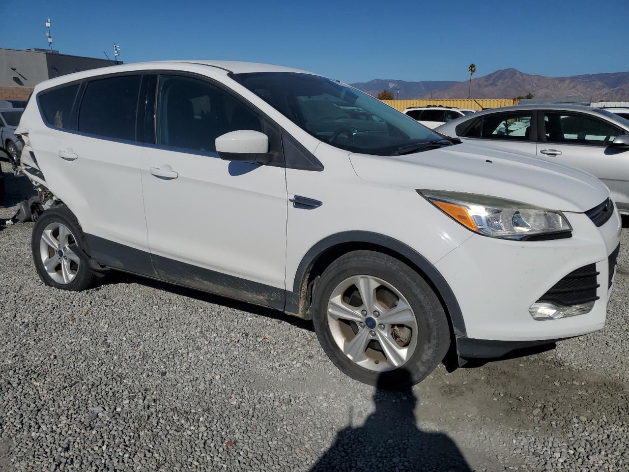 VIN 1FMCU9GX5GUB00263 2016 FORD ESCAPE no.4